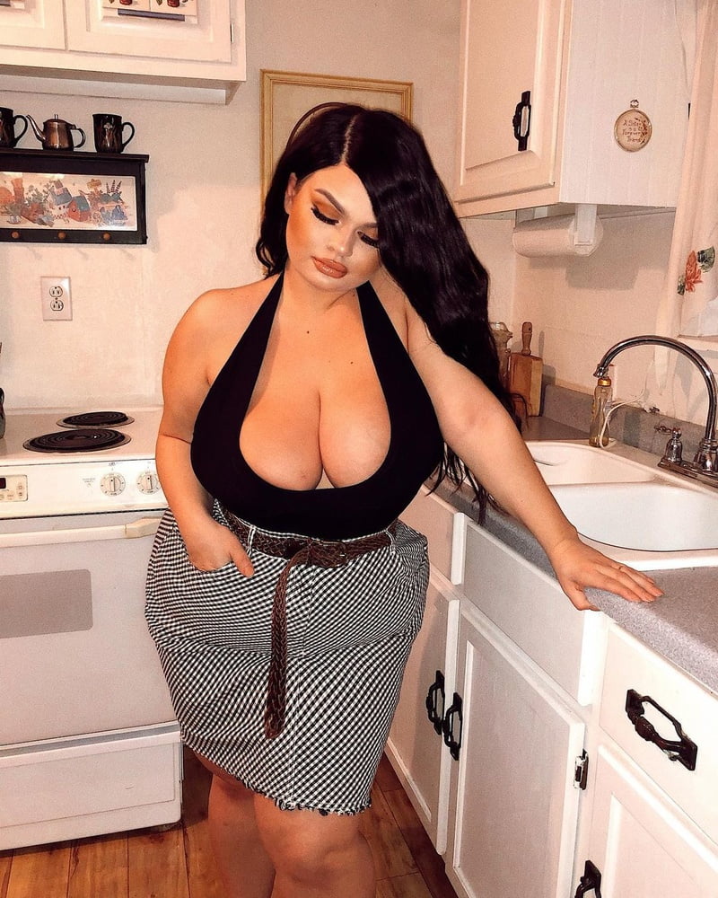 monster curves pawg thot big tits